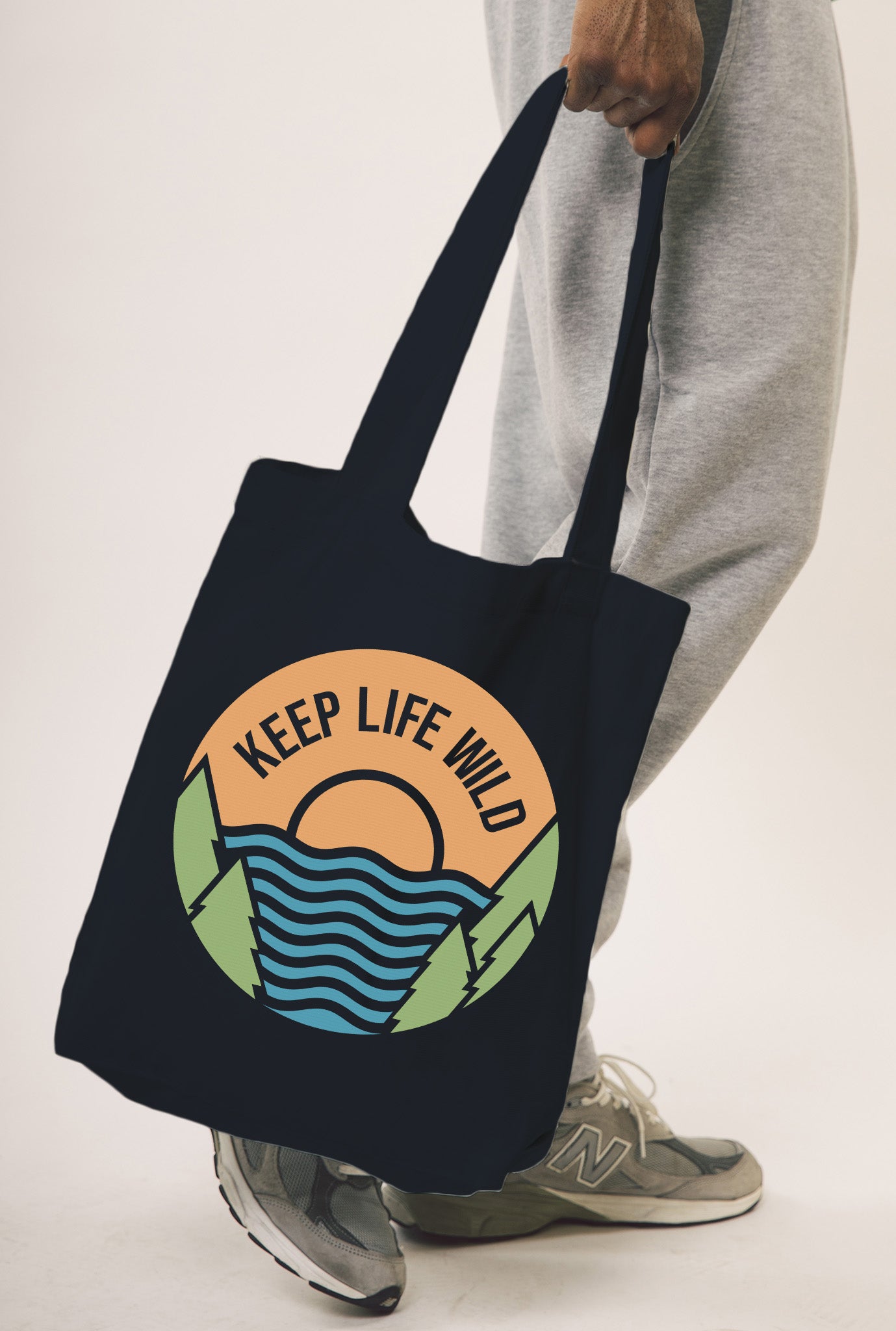 Keep Life Wild - Tote - Navy